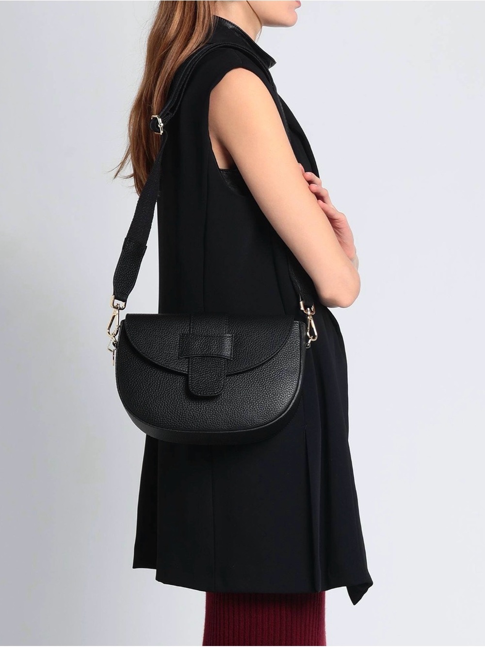 Pebbled Black Leather Crossbody Saddle Bag - Unbranded
